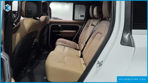 LAND ROVER DEFENDER 110 P300 X-DYNAMIC SE