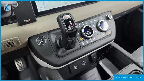 LAND ROVER DEFENDER 110 P300 X-DYNAMIC SE