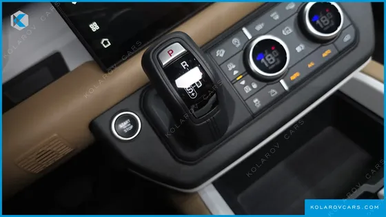 LAND ROVER DEFENDER 110 P300 X-DYNAMIC SE