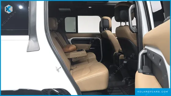 LAND ROVER DEFENDER 110 P300 X-DYNAMIC SE