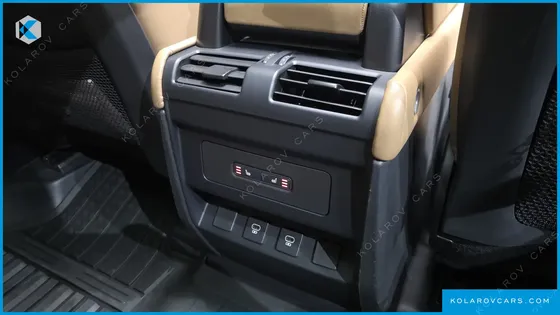 LAND ROVER DEFENDER 110 P300 X-DYNAMIC SE