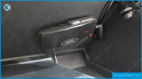 LAND ROVER DEFENDER 110 P300 X-DYNAMIC SE