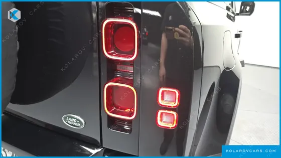 LAND ROVER DEFENDER 110 D300 HSE