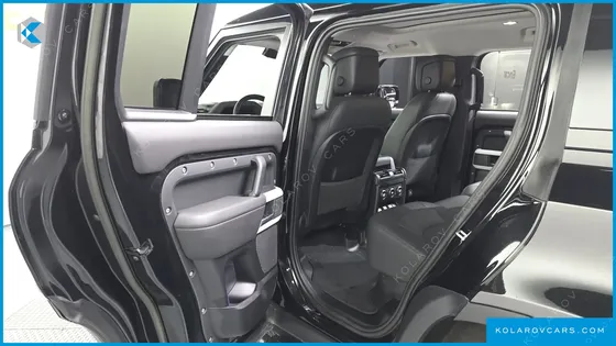 LAND ROVER DEFENDER 110 D300 HSE