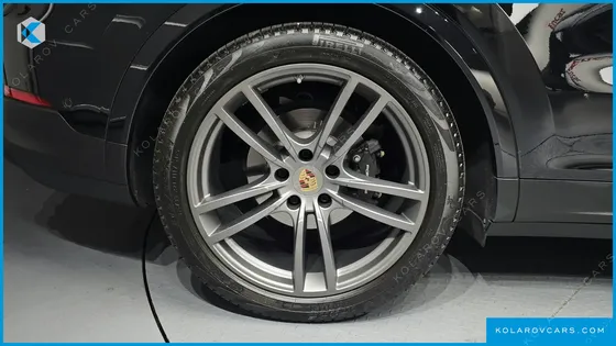 PORSCHE CAYENNE 3.0 COUPE PLATINUM EDITION