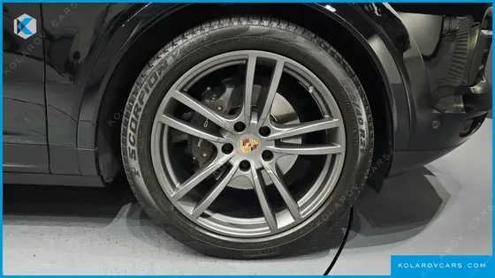 PORSCHE CAYENNE 3.0 COUPE PLATINUM EDITION