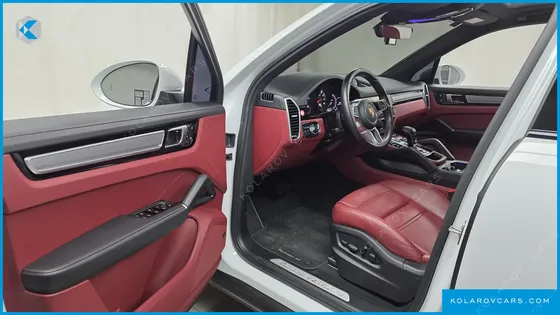 PORSCHE CAYENNE 3.0 PLATINUM EDITION