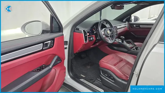 PORSCHE CAYENNE 3.0 COUPE PLATINUM EDITION