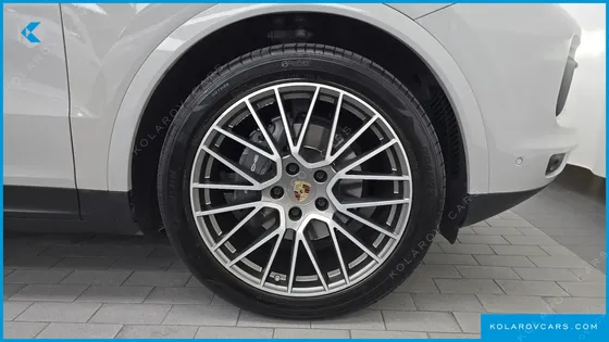 PORSCHE CAYENNE 3.0 COUPE PLATINUM EDITION