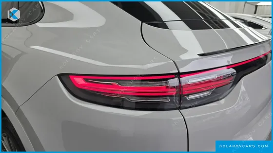 PORSCHE CAYENNE 3.0 COUPE PLATINUM EDITION