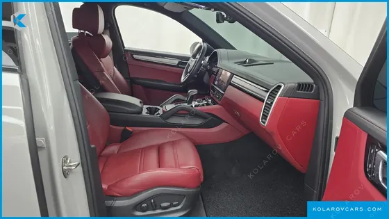 PORSCHE CAYENNE 3.0 COUPE PLATINUM EDITION