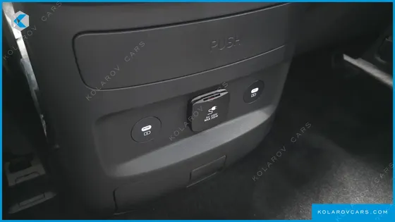 HYUNDAI STARIA HEV 1.6T LOUNGE 7-SEATER
