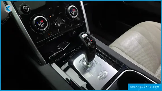 LAND ROVER DISCOVERY SPORT D200 S