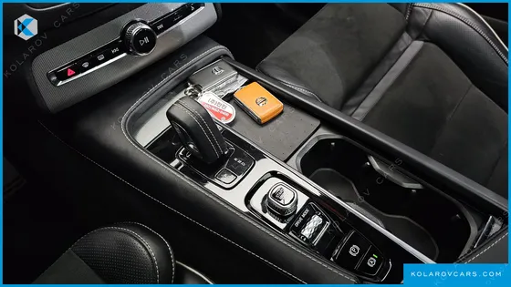 VOLVO XC90 T8 R-DESIGN HYBRID