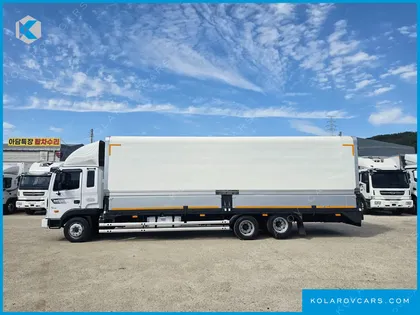 HYUNDAI MEGA TRUCK GOLD