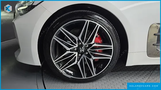 KIA STINGER 2.5 PLATINUM