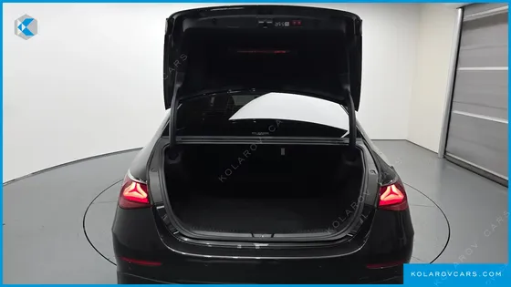 MERCEDES E-CLASS E300 4MATIC AMG LINE