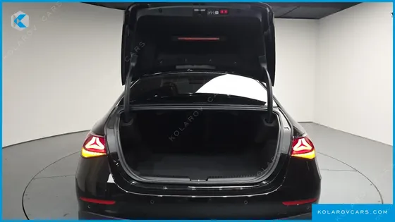 MERCEDES E-CLASS E200 AMG LINE