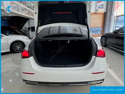 MERCEDES E-CLASS E200 AVANTGARDE