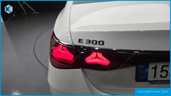 MERCEDES E-CLASS E300 4MATIC AMG LINE