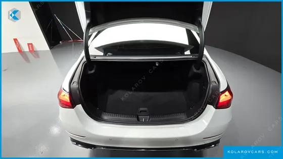 MERCEDES E-CLASS E300 4MATIC AMG LINE