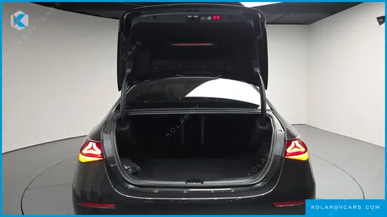 MERCEDES E-CLASS E200 AVANTGARDE