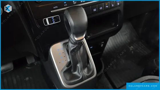 HYUNDAI STARIA HEV 1.6T CARGO 5-SEATER