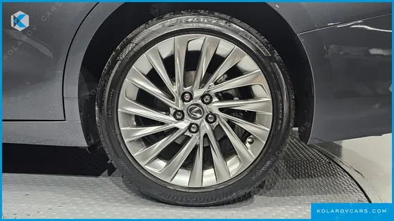 LEXUS ES EXECUTIVE