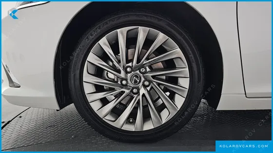 LEXUS ES LUXURY PLUS