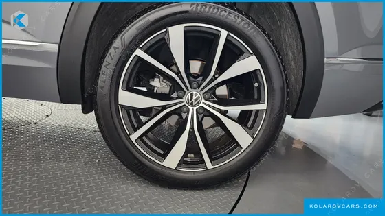 VOLKSWAGEN ATLAS 2.0 TSI R-LINE 6-SEATER