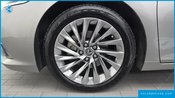 LEXUS ES LUXURY PLUS