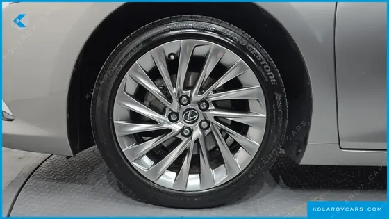 LEXUS ES EXECUTIVE