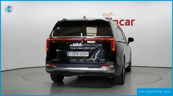 KIA CARNIVAL DIESEL 9-SEATER SIGNATURE