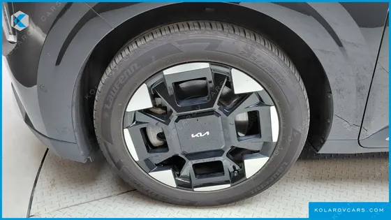 KIA CARNIVAL DIESEL 9-SEATER SIGNATURE