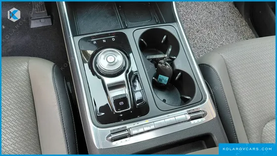 KIA CARNIVAL DIESEL 9-SEATER SIGNATURE