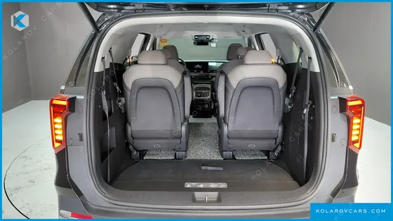 KIA CARNIVAL DIESEL 9-SEATER SIGNATURE