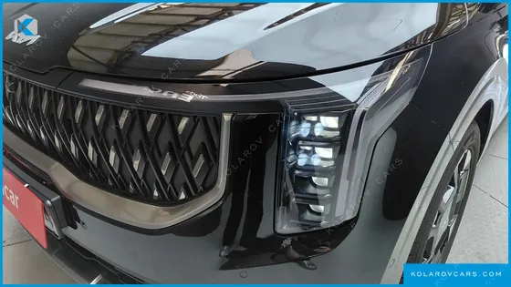 KIA CARNIVAL DIESEL 9-SEATER SIGNATURE
