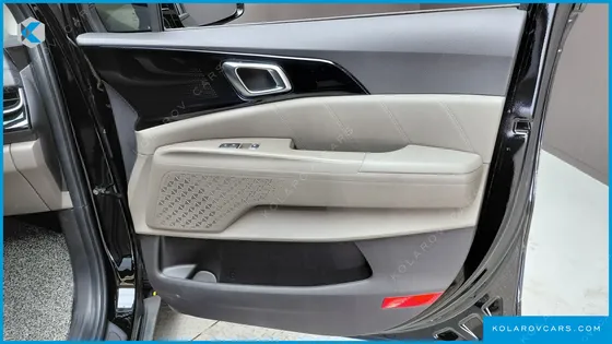 KIA CARNIVAL DIESEL 9-SEATER SIGNATURE