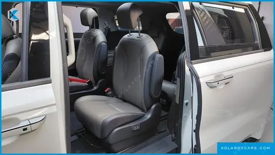 KIA CARNIVAL DIESEL 9-SEATER NOBLESSE