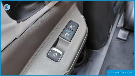 KIA CARNIVAL DIESEL 9-SEATER NOBLESSE