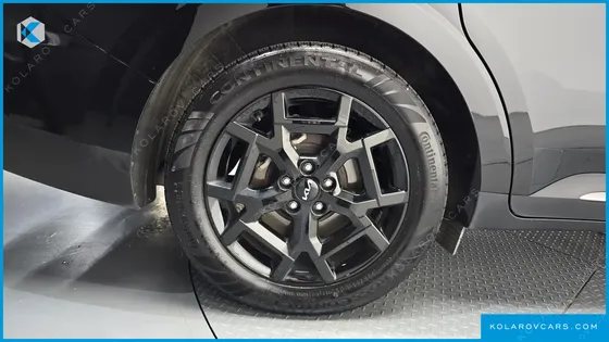 KIA CARNIVAL GASOLINE 9-SEATER GRAVITY