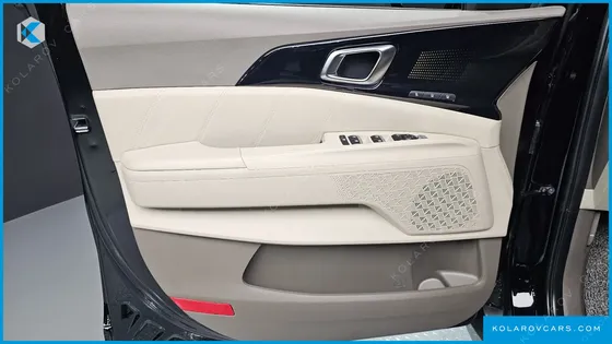 KIA CARNIVAL DIESEL 9-SEATER SIGNATURE