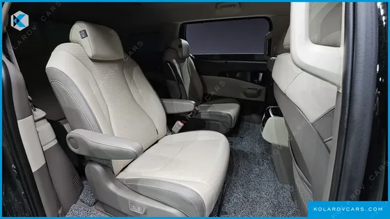 KIA CARNIVAL DIESEL 9-SEATER SIGNATURE