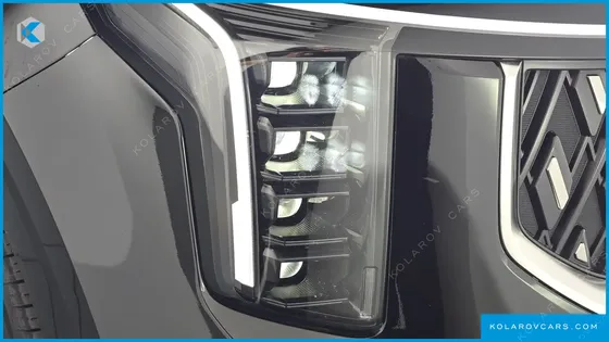 KIA CARNIVAL GASOLINE 9-SEATER NOBLESSE
