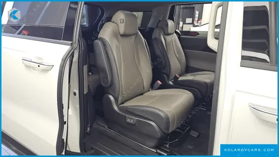 KIA CARNIVAL DIESEL 9-SEATER SIGNATURE