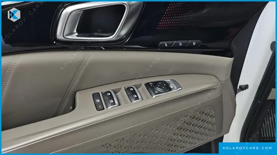 KIA CARNIVAL DIESEL 9-SEATER SIGNATURE