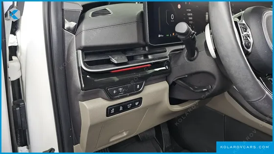 KIA CARNIVAL DIESEL 9-SEATER SIGNATURE