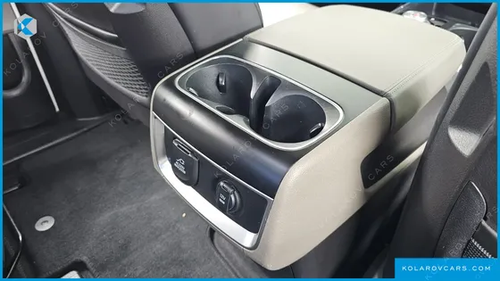 KIA CARNIVAL DIESEL 9-SEATER SIGNATURE
