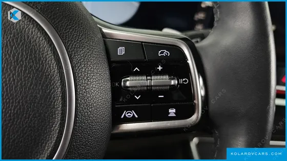KIA CARNIVAL DIESEL 9-SEATER SIGNATURE