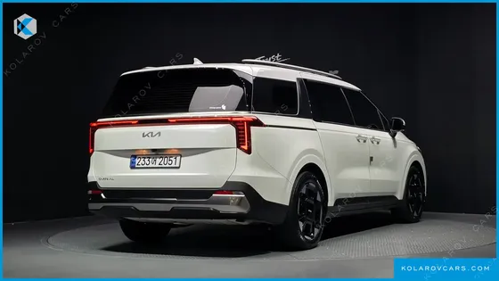 KIA CARNIVAL GASOLINE 9-SEATER NOBLESSE
